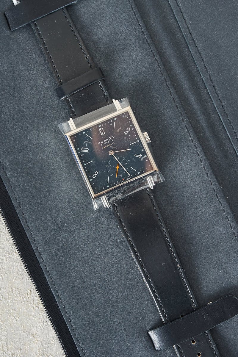Nomos Black 422 Tetra Neomatik Nachtblau Watch