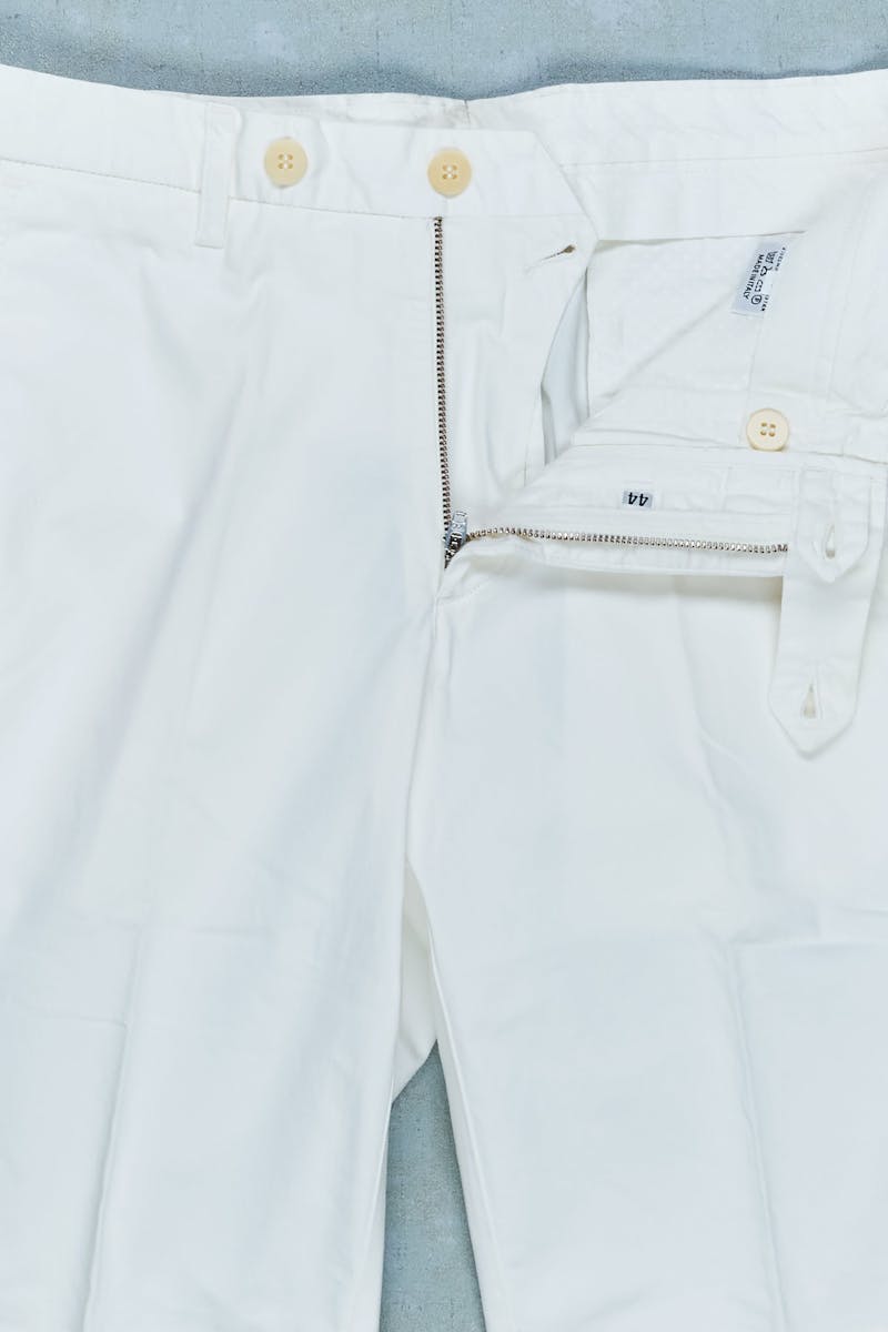 Rota	BE290/2 White Cotton Shorts