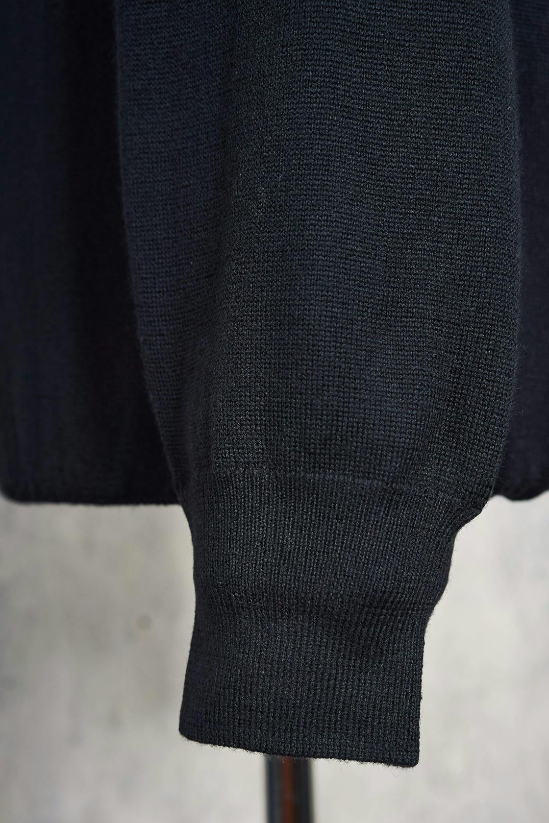 Ascot Chang Black Extra-Fine Merino Wool Round Neck Sweater