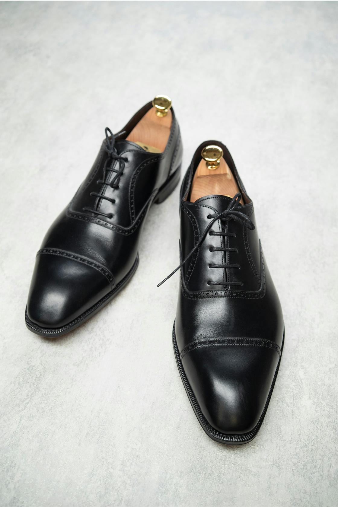 Carmina Simpson 80105 Black Calf Oxford Punched Captoe Shoes